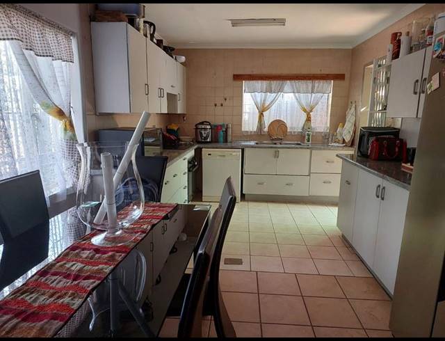 3 BEDROOM HOUSE FOR SALE IN HESTEAPARK